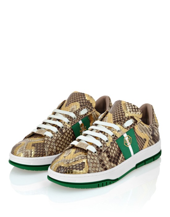 Товар коричневого цвета с внутренней стороны