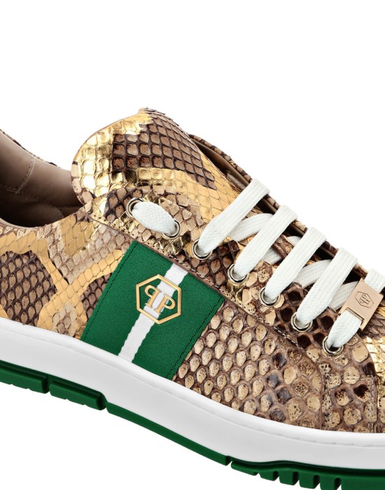 ботинки  из проверенных материалов спереди