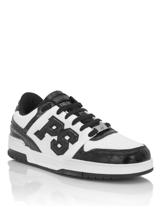 Товар белого цвета с внутренней стороны