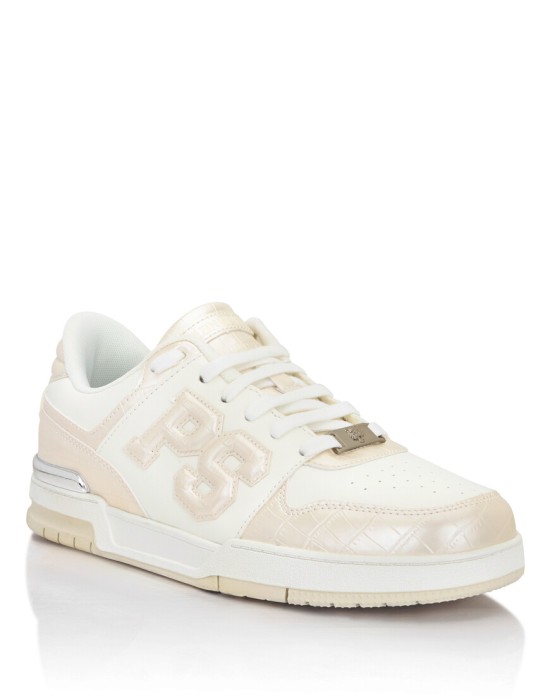 Товар белого цвета с внутренней стороны