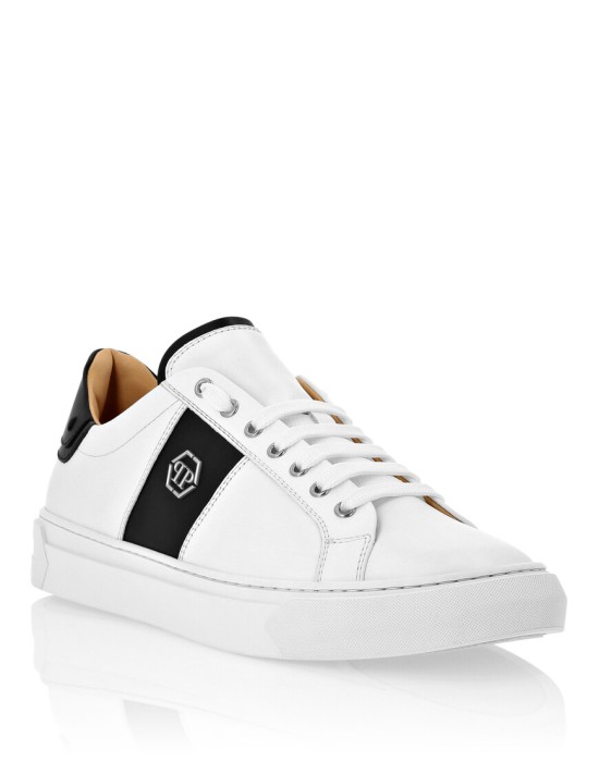 ботинки от бренда philipp plein вид слева