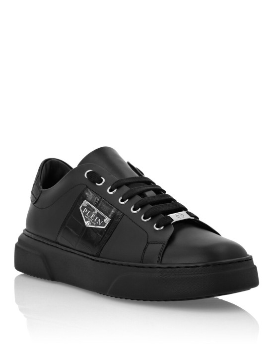 ботинки от бренда philipp plein вид слева
