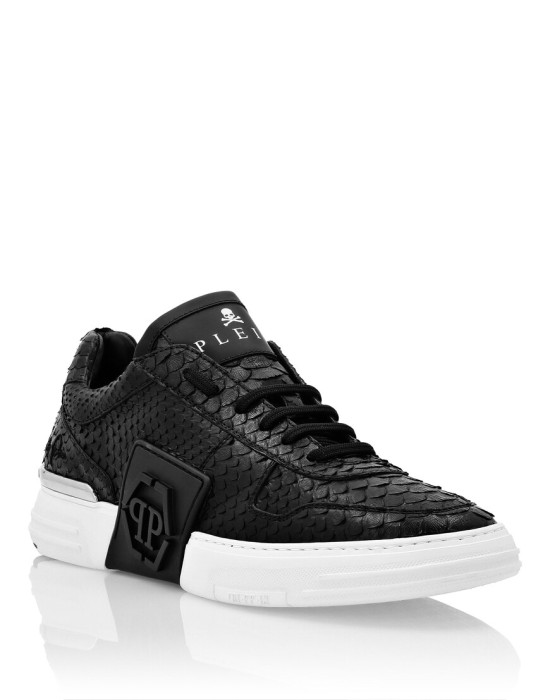 ботинки от бренда philipp plein вид слева