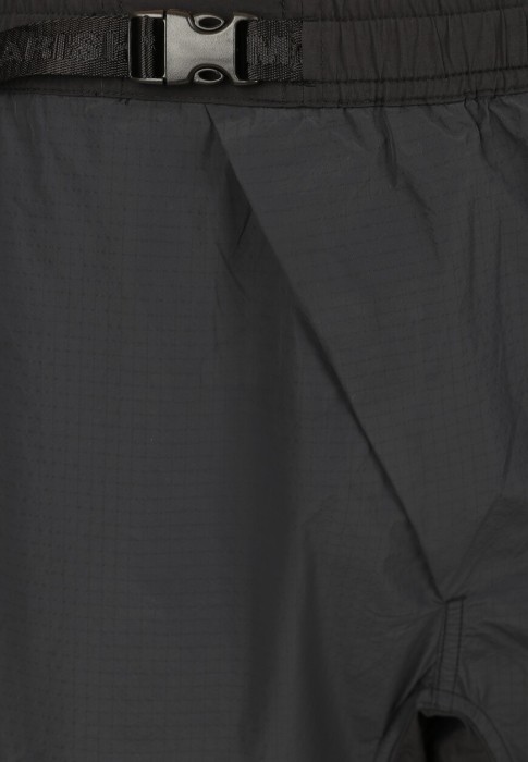 Товар черного цвета с внутренней стороны