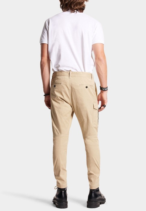 Товар бежевого цвета с внутренней стороны