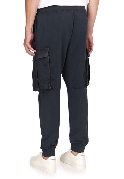 Товар серого цвета с внутренней стороны