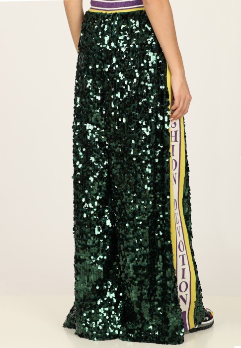 Товар зеленого цвета с внутренней стороны