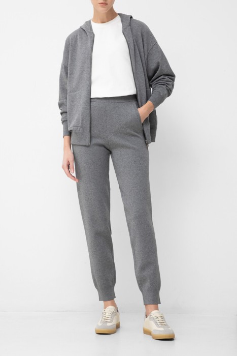 Товар серого цвета с внутренней стороны