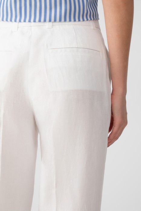 Товар белого цвета с внутренней стороны