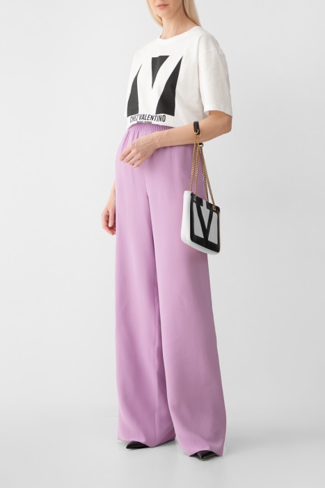 Товар сиреневого цвета с внутренней стороны