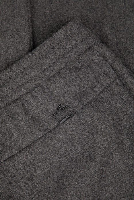 брюки  модель из актуальной коллекции для взрослого возраста с изнаночной стороны