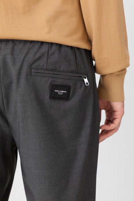 Товар серого цвета с внутренней стороны