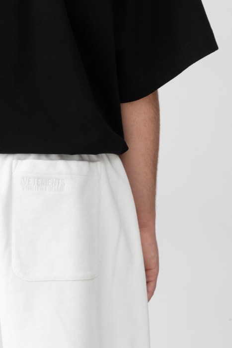 брюки  модель из лимитированной коллекции вид справа