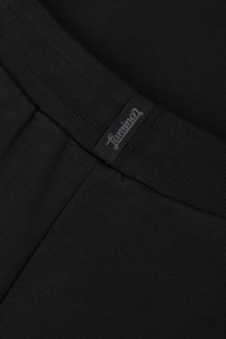 брюки  модель из линейки laminar sartorial engineering на сезон этого года фотография