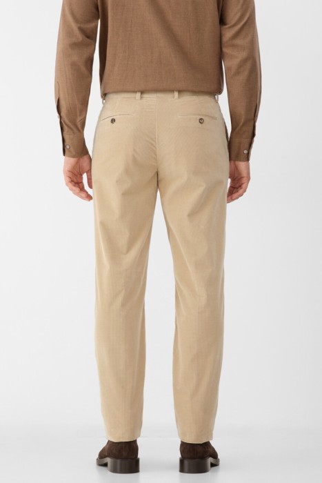 брюки  модель jarno по цене 78000 руб вид справа