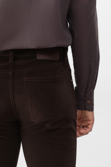 Товар коричневого цвета с внутренней стороны