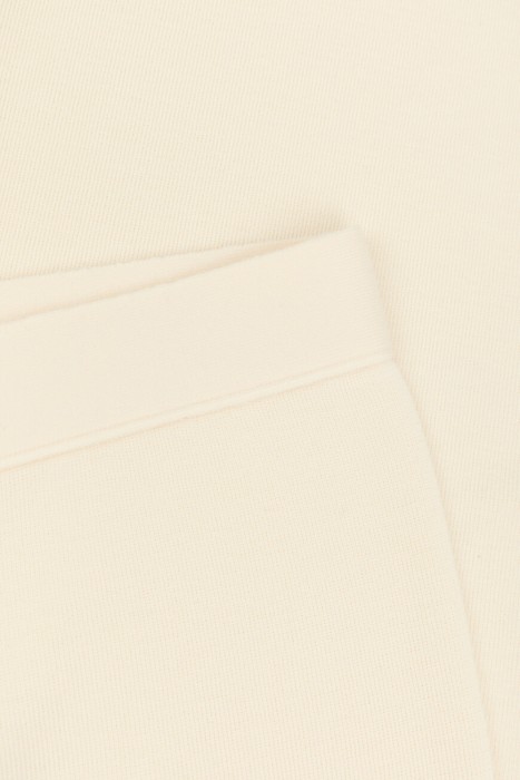 Товар кремового цвета с внутренней стороны