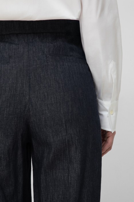 Товар синего цвета с внутренней стороны