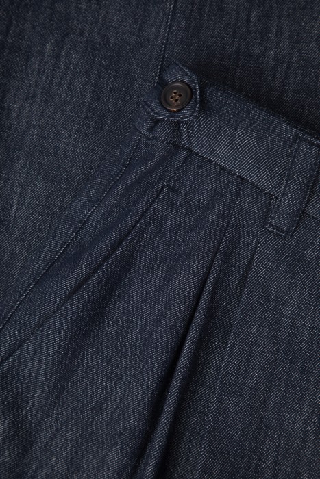 брюки  модель relaxed tailored классического стиля с лицевой стороны