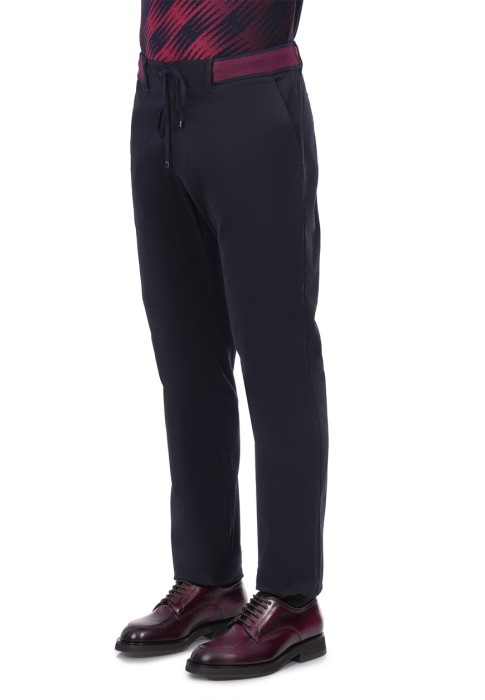 Товар синего цвета с внутренней стороны