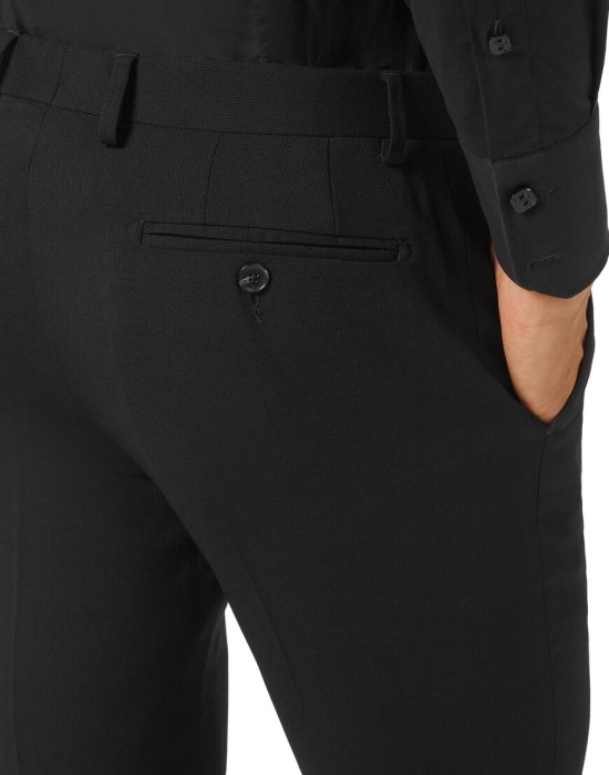 Товар черного цвета с внутренней стороны