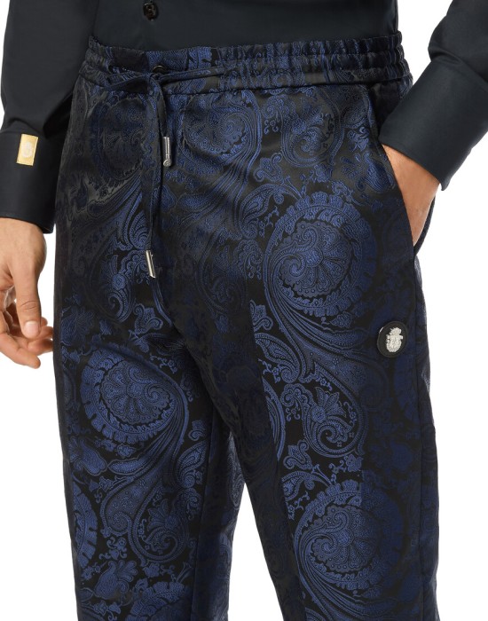 брюки прямые  по цене 49400 руб вид справа