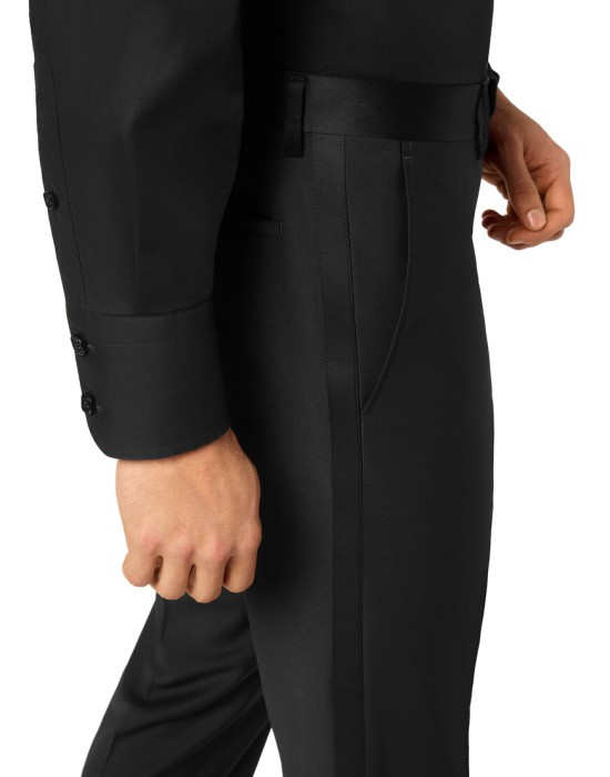 Товар черного цвета с внутренней стороны