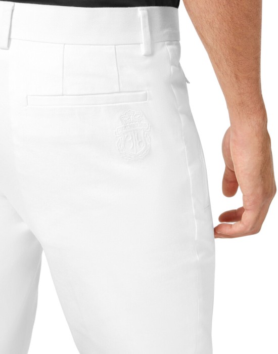 Товар белого цвета с внутренней стороны