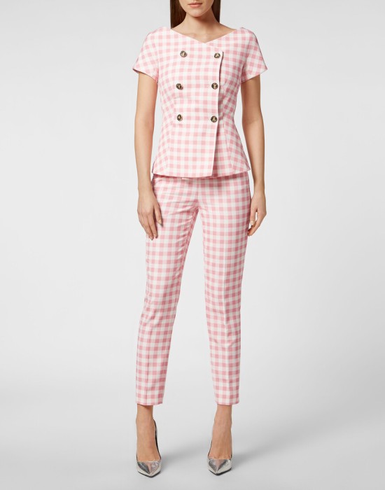 Товар розового цвета с внутренней стороны