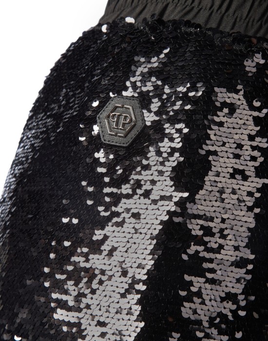 брюки прямые  по цене 74800 руб вид справа