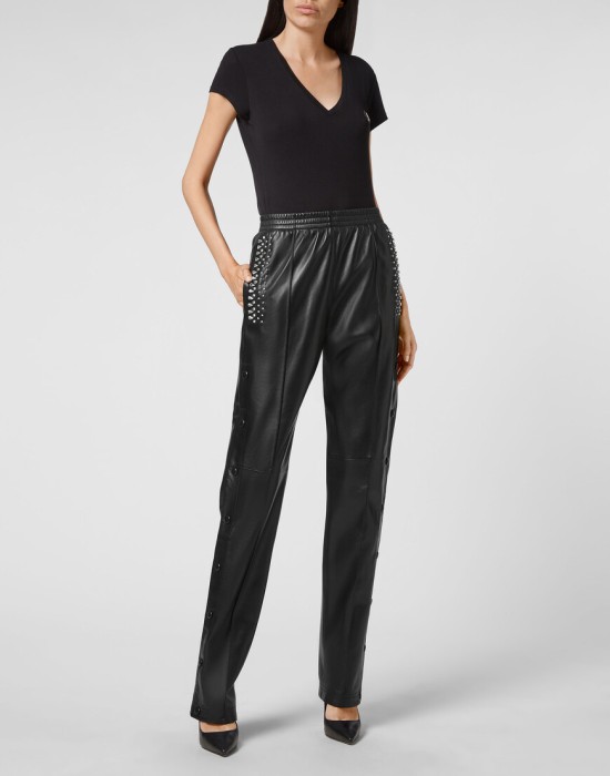 Товар черного цвета с внутренней стороны