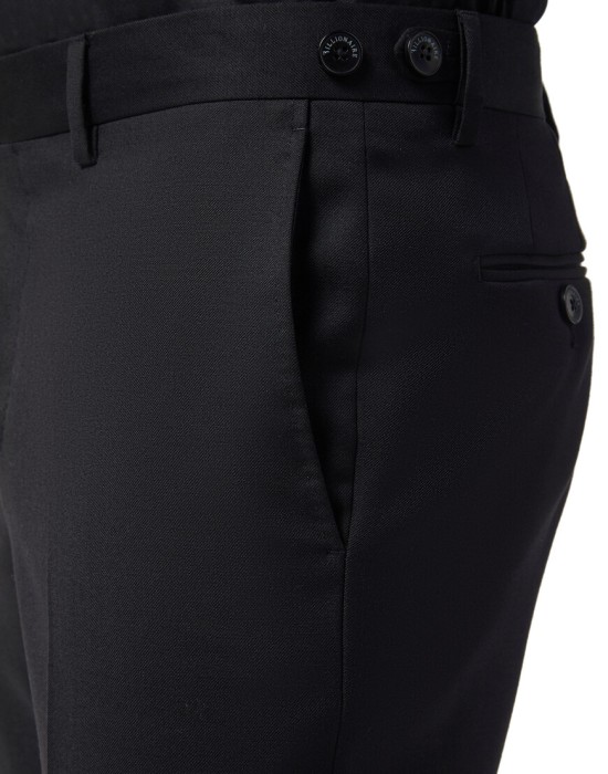 Товар черного цвета с внутренней стороны