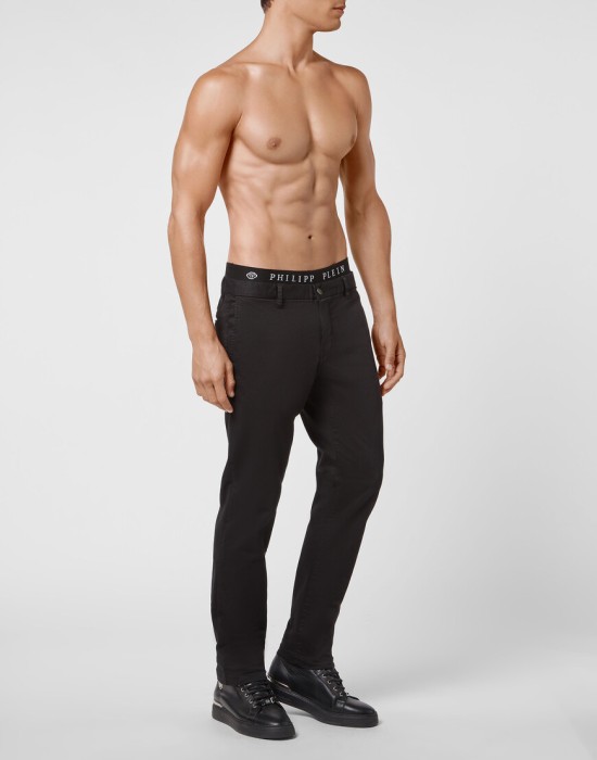 Товар черного цвета с внутренней стороны