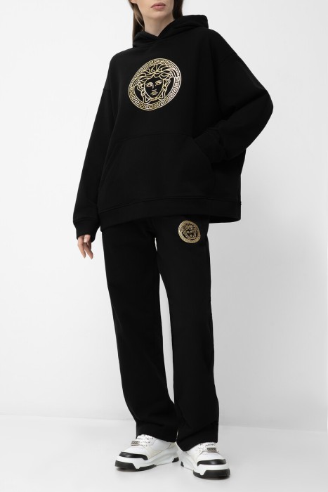 Товар черного цвета с внутренней стороны