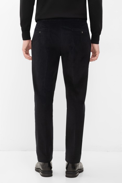 брюки спорт  по цене 38600 руб вид справа