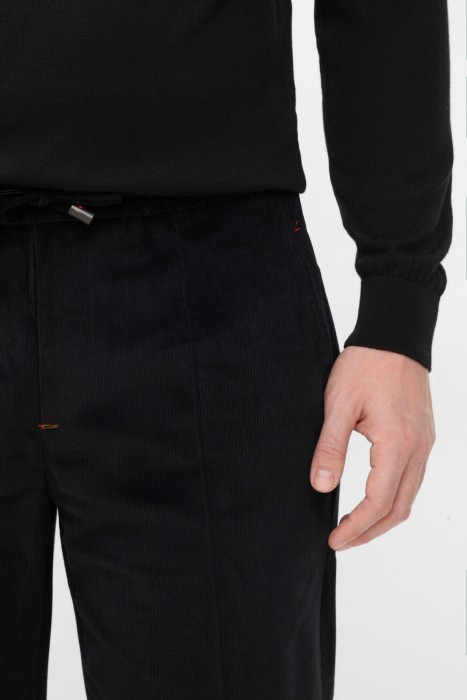 брюки спорт  из италии вид сбоку