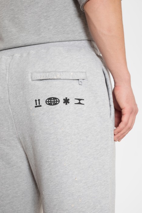 Товар серого цвета с внутренней стороны