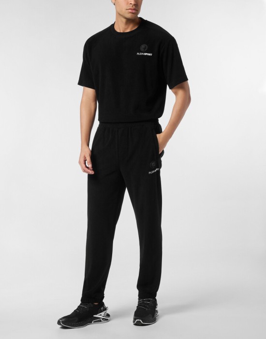 Товар черного цвета с внутренней стороны