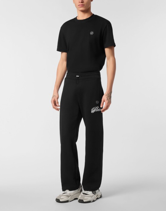 Товар черного цвета с внутренней стороны