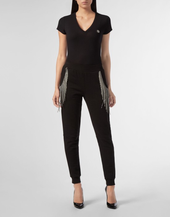 Товар черного цвета с внутренней стороны