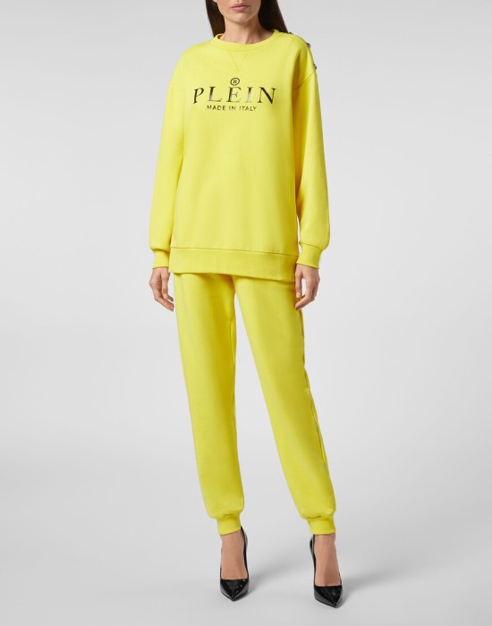 Товар желтого цвета с внутренней стороны