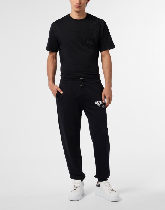 Товар черного цвета с внутренней стороны