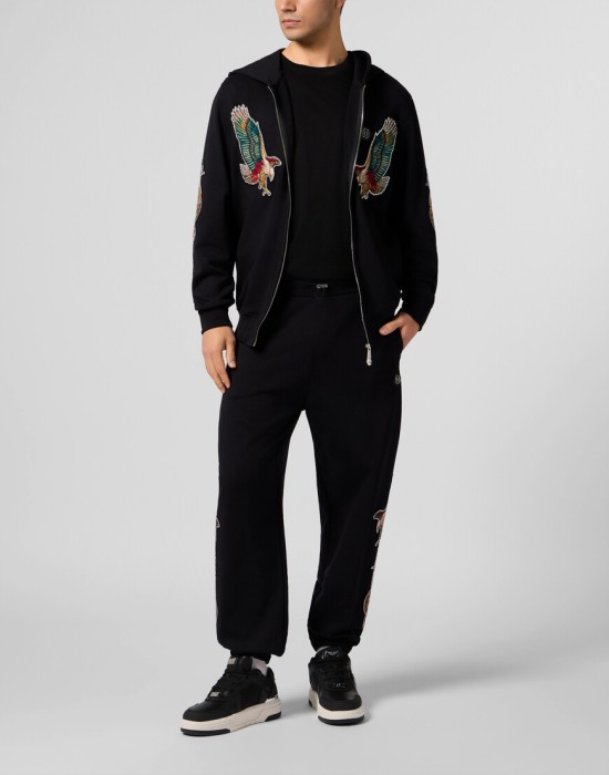 Товар черного цвета с внутренней стороны