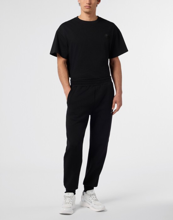 Товар черного цвета с внутренней стороны