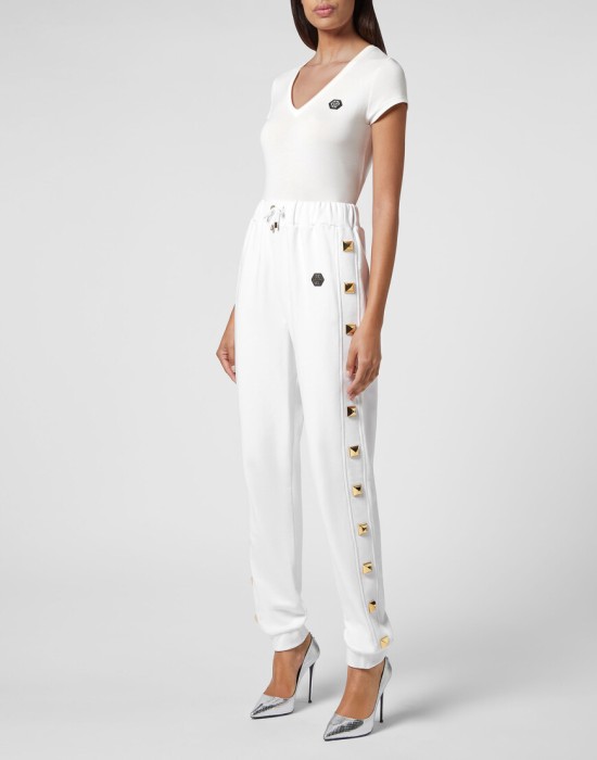 Товар белого цвета с внутренней стороны