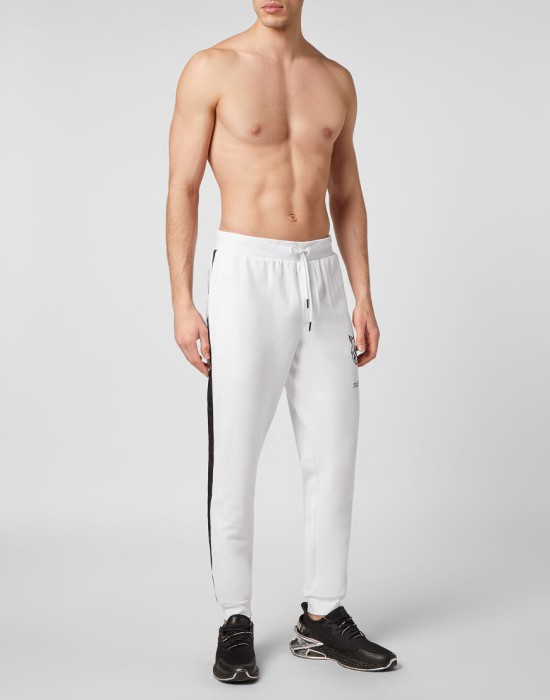 Товар белого цвета с внутренней стороны