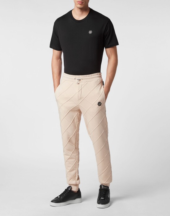 Товар бежевого цвета с внутренней стороны