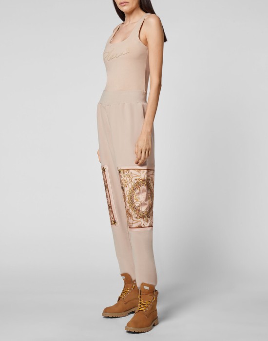 Товар бежевого цвета с внутренней стороны