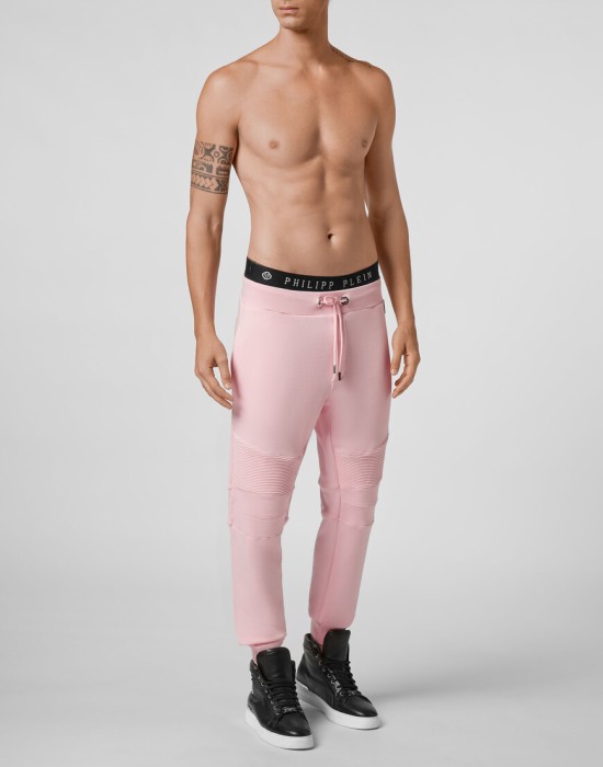 Товар розового цвета с внутренней стороны