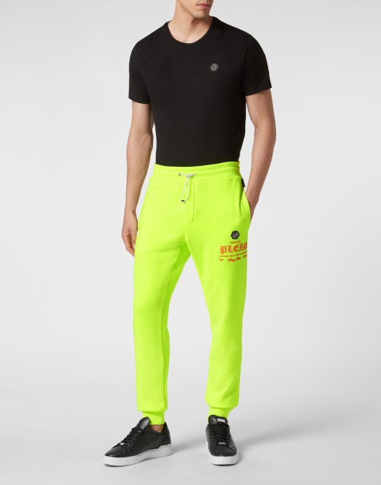 Товар желтого цвета с внутренней стороны